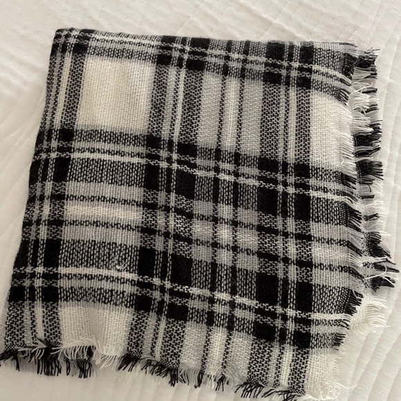 NWOT ModCloth Blanket Scarf - Picture 1 of 4